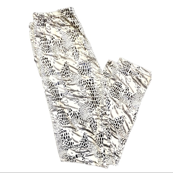 White Snow Leopard Print Leggings - Picture 1 of 4